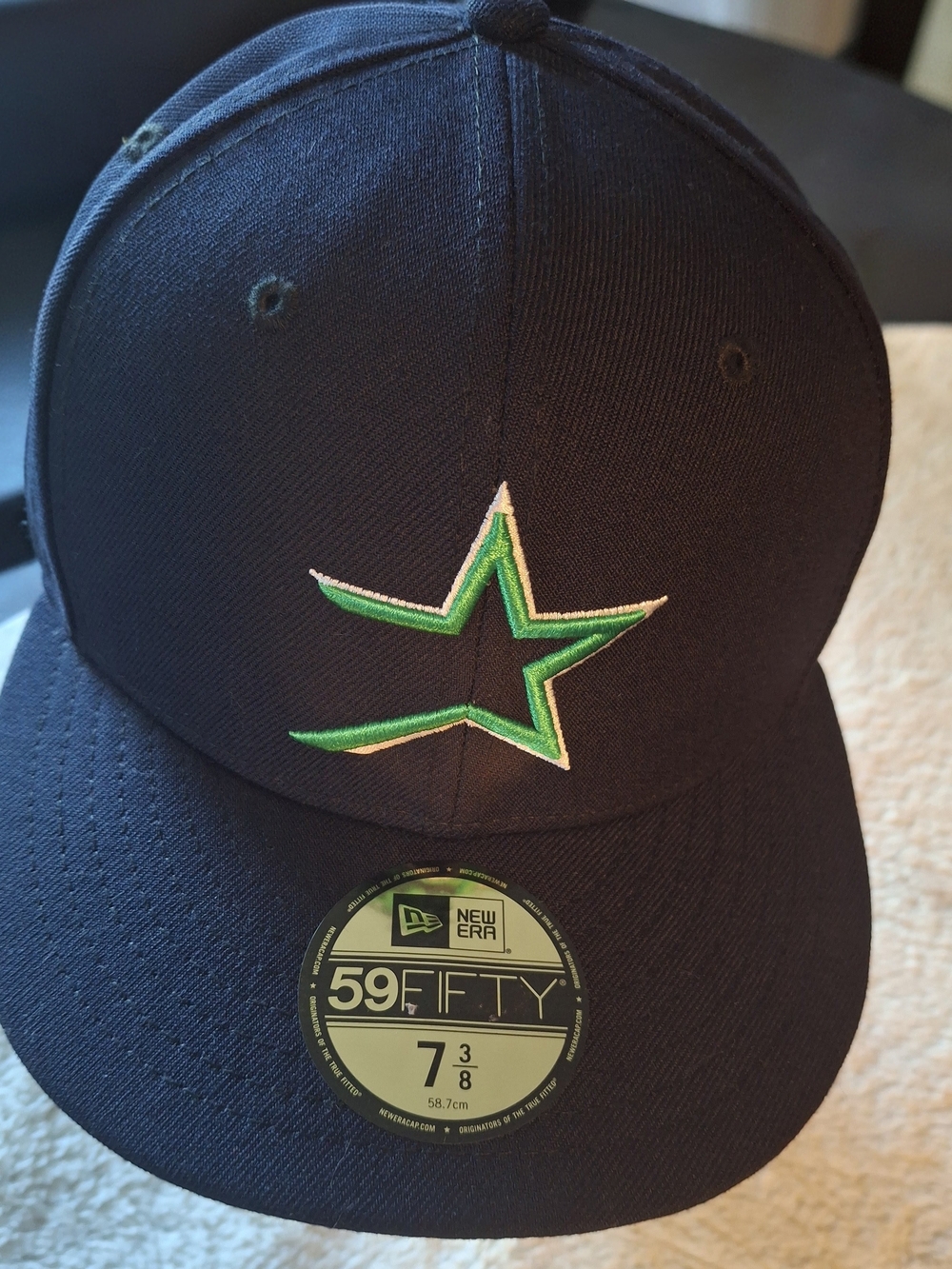 Houston Astros NWT Neon Green Navy Fitted Mens Hat. Mens 7 3/8